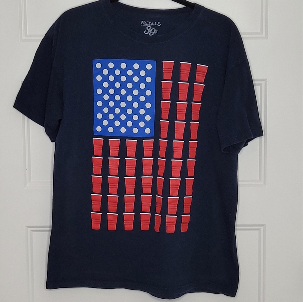 Walnut & 39th L T-Shirt American Flag w Red Cups